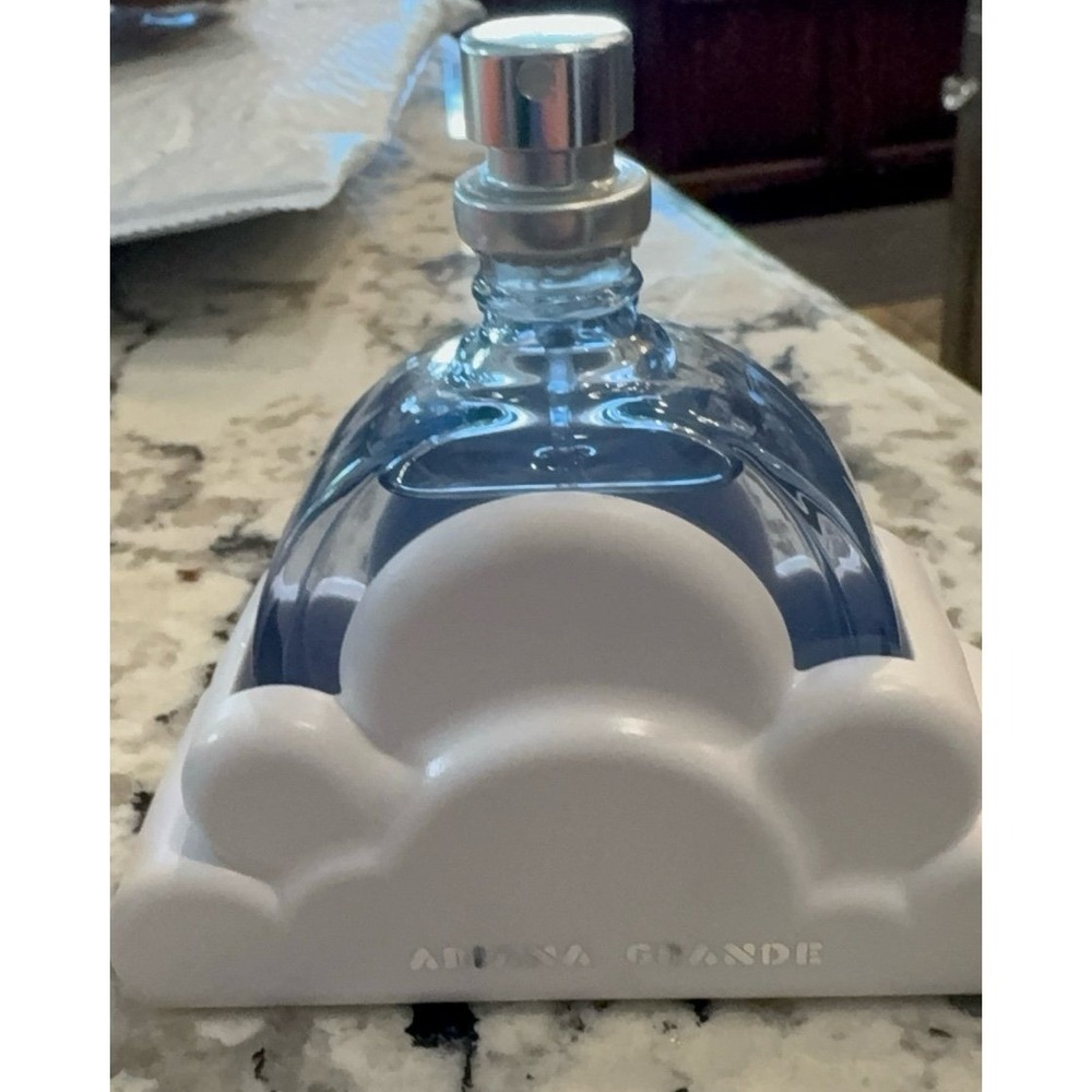 Ariana Grande Cloud Eau de Parfum- warm gourmand Frangrance for women - notes of